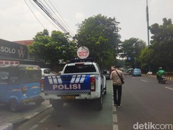 Warga Minta Polisi Stand By di Jam Macet Cegah Motor Lawan Arah di Tebet