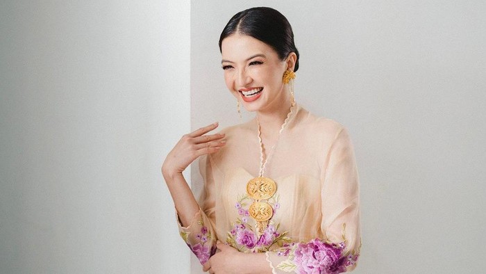 Inspirasi OOTD Buat Hari Kemerdekaan, dari Pakai Kebaya Hingga Outfit Kekinian