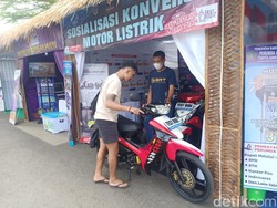 Montir hingga Guru Dilatih Jadi Ahli Utak-atik Motor BBM ke Listrik