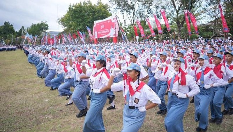 Ribuan Siswa Klaten Ikuti Aubade HUT ke 78 RI