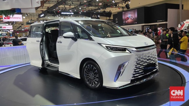 Walau statusnya belum ada harga, Lexus LM Hybrid diklaim telah diminati lebih dari 100 orang.