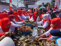 Merayakan HUT ke-78 RI dengan Makan 10 Ribu Sate di Bandung