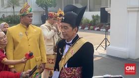 Jokowi Temui Warga yang 'Kepung' Istana Sejak Pagi