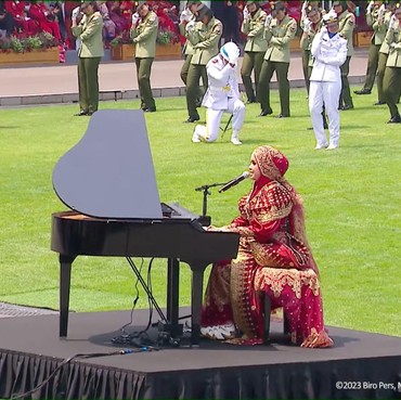 Putri Ariani 'Goyang Istana', Presiden & Ibu Negara Asyik Joget Rungkad