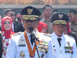 Tekan Polusi Udara, Ridwan Kamil  Kaji Opsi WFH Pekerja di Bodebek