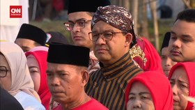 VIDEO: Anies Baswedan Ikut Upacara HUT RI di Waduk Lebak Bulus