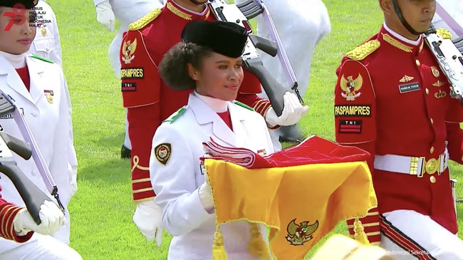 Anggota Paskibraka asal Papua Pegunungan Lilly Indriani Suparman Wenda menceritakan detik-detik sepatu lepas jelang pengibaran bendera di Istana.