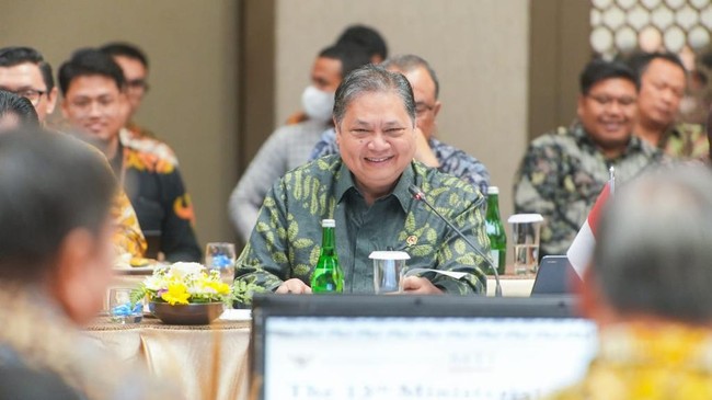 Menteri Koordinator Bidang Perekonomian Airlangga Hartarto dan Menteri Perdagangan dan Industri Singapura Gam Ki Yong memimpin delegasi masing-masing negara.