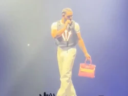 Drake Bagikan Gratis Tas Hermes Seharga Mobil ke Fans di Konsernya