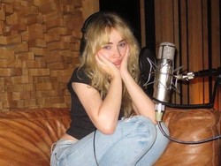 Mantan Penyanyi Cilik Disney, Sabrina Carpenter Beli Rumah Mewah Rp 25,5 M di Hollywood Hills
