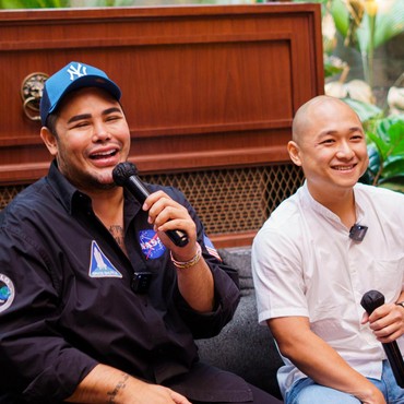 Kolaborasi dengan HW Group, Ivan Gunawan Desain Pakaian Host dan Karyawan