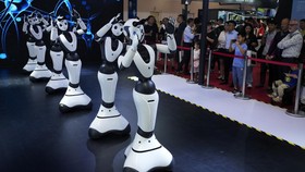 FOTO: Parade Robot Canggih Dipamerkan di Konferensi Robot 2023
