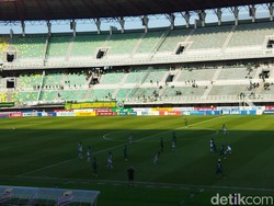 Hattrick Menang, Persebaya Merangsek ke Papan Atas Klasemen