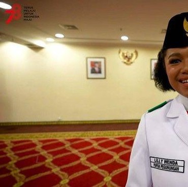 7 Foto Lilly Indiani Wenda, Paskibraka yang Sepatunya Lepas saat Upacara HUT RI
