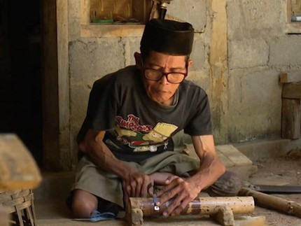 Perajin Bambu Ini Tak Menyerah Meski Tubuh Tak Sempurna Disabilitas Daksa