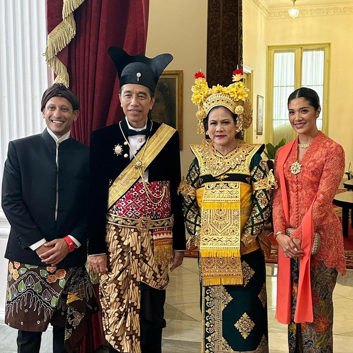 <p>Mendampingi Nadiem Makarim yang menjabat sebagai Menteri Pendidikan dan Kebudayaan RI membuat Franka Makarim harus banyak terlibat di acara kenegaraan. Tak terkecuali menghadiri upacara 17 Agustus di Istana Merdeka. (Instagram @frankamakarim)</p>