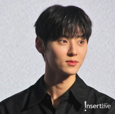 Permintaan Hwang Min Hyun ke Penggemar Saat Jalani Wamil