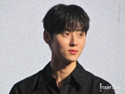 Permintaan Hwang Min Hyun ke Penggemar Saat Jalani Wamil