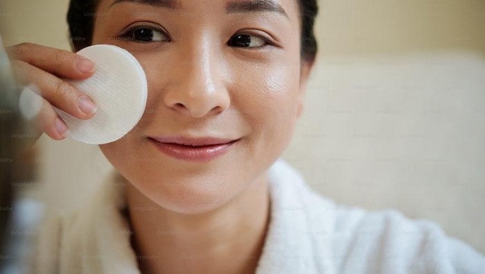 Bikin Wajah Lembab, Ini Rekomendasi 5 Micellar Water untuk Kulit Kering