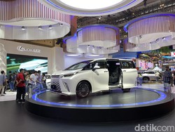 Pejabat dan Konglomerat Harus Sabar! Beli Lexus LM 350h Indennya Tak Sebentar