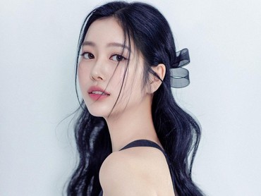Jane MOMOLAND Bantah Rumor Kencan dengan Joshua SEVENTEEN
