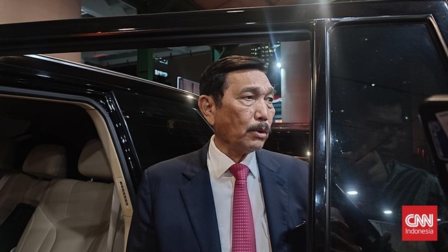 Menko Bidang Kemaritiman dan Investasi, Luhut Binsar Pandjaitan mendengar Jokowi dengan China sudah membuat deal soal Kereta Cepat Jakarta-Surabaya