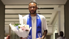 Ingin Kembali ke Barcelona, Neymar Ditolak Hansi Flick