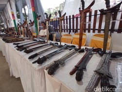 Melihat Lebih Dekat Deretan Pusaka Warisan Nusantara di Cirebon
