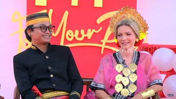 MENANTI 4 TAHUN KARENA....