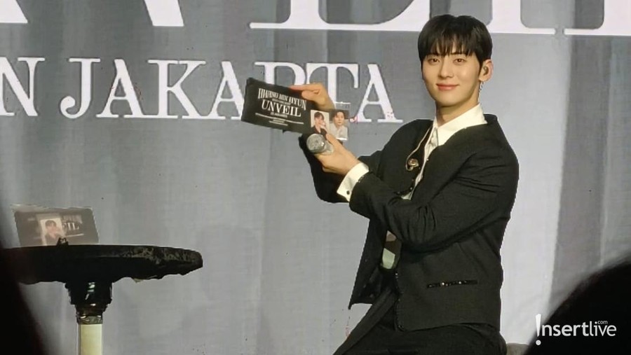 Serba Bisa, Hwang Min Hyun Jadi Penyiar Radio di Konser ‘Unveil’ Jakarta 2023