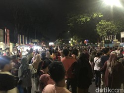 Melihat Meriahnya Pawai  HUT Ke-78 RI di Padang