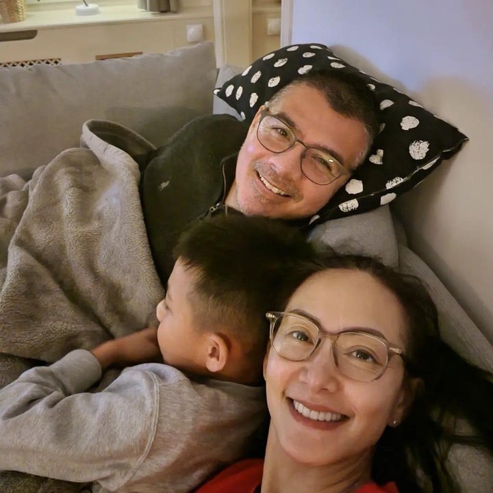 <p>Susan dan Roger juga memiliki rutinitas yang tak pernah mereka lewatkan bersama sang putra, yakni menyaksikan film pada hari Jumat malam. "<em>Friday night is our movie night... with Baby T's favorite salty popcorn as usual.</em> Umur boleh 10 tapi tetep kolokan sama Mama dan Papanya. Dinikmatin bener sama kita berdua karena belum tentu dia mau begini lagi nih (mamak-mamak mulai baper anak menuju ABG)," ujarnya. (Foto: Instagram @sbachtiar)<br /><br /><br /></p>