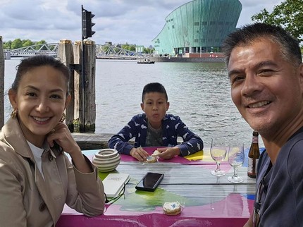Lama Tak Terlihat, Ini Potret Presenter Susan Bachtiar & Suami Menetap di Belanda