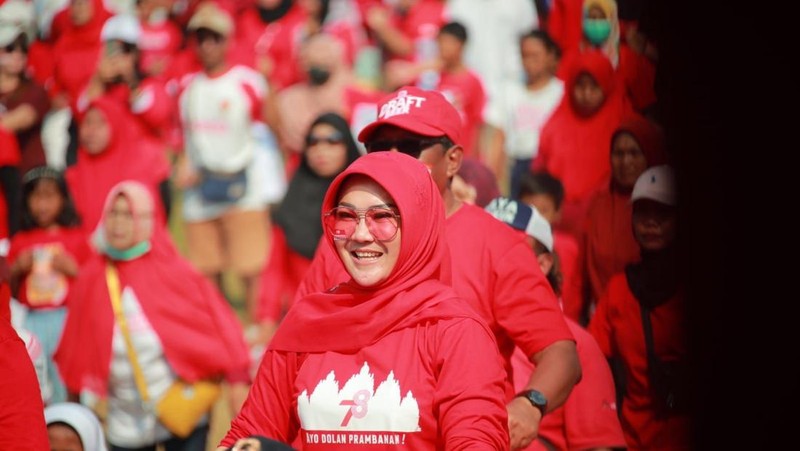 Jalin Silaturahmi, Bupati Klaten Ikuti Senam Bersama di Prambanan