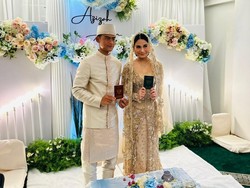 Azizah Putri Andre Rosiade dan Pratama Arhan Pamer Buku Nikah Usai Akad