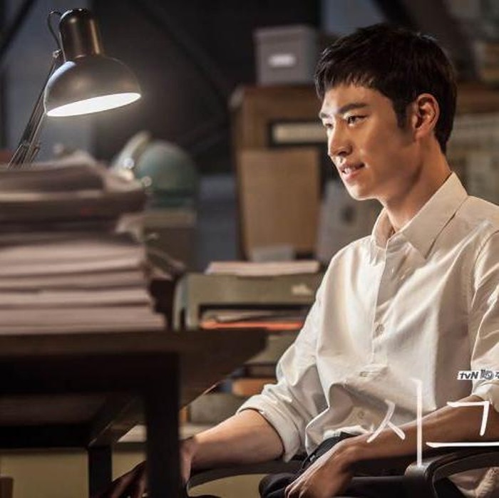 Lee Je Hoon di Drama Signal