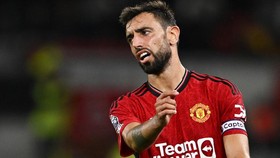 MU Kalah dari Tottenham: Bruno Fernandes Hobi Ngomel, Onana Melongo