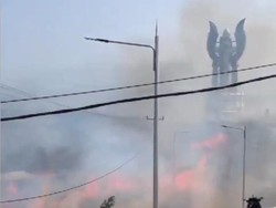 Menara Kujang Sapasang Sumedang Tertutup Asap Tebal gegara Kebakaran Lahan