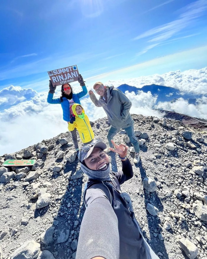 Raihanun Rinjani, bocah 10 tahun yang taklukkan Gunung Rinjani