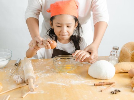 Tren TikTok Pecahkan Telur di Kepala Anak, Dikecam, Jangan Ditiru ya Bun!