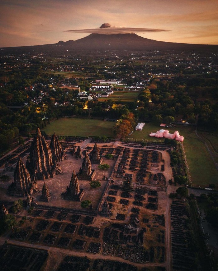 KAWS Holiday Indonesia/Foto: instagram.com/kaws