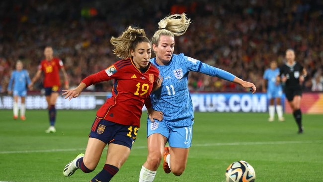 Pemain timnas putri Spanyol Olga Carmona jadi sorotan usai mengantar negaranya juara Piala Dunia Wanita 2023. Berikut profil Olga Carmona.