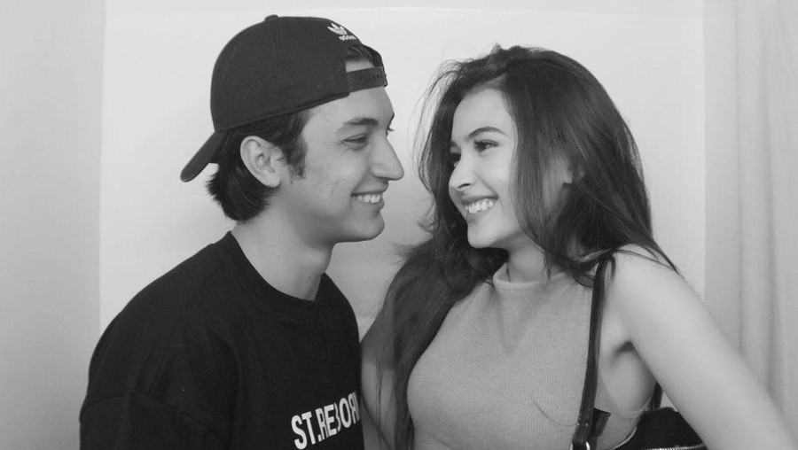 Sandrinna Michelle dan Junior Roberts
