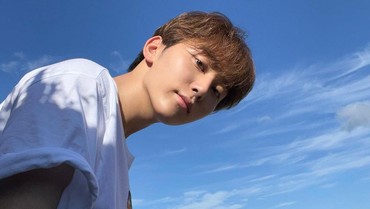 img-title Ikut Comeback SEVENTEEN Bulan Oktober, Intip 6 Potret Gemas Seungkwan Saat Hiatus