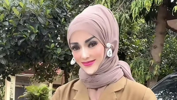 Sosok Yuni Jasmine viral di TikTok. Sosok Yuni Jasmine viral di TikTok.