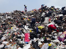 Derita Para Pemulung gegara TPA Sarimukti Terbakar