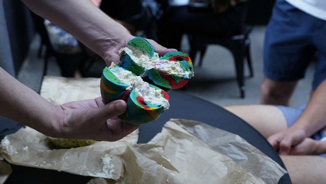 FOTO: Andrew Martinez, Raja Bagel Kota New York