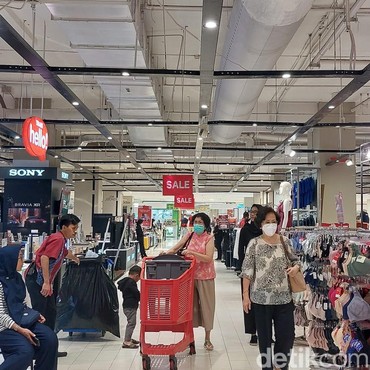 Belanja Akhir Pekan di Transmart, Ada Diskon 50%+20%