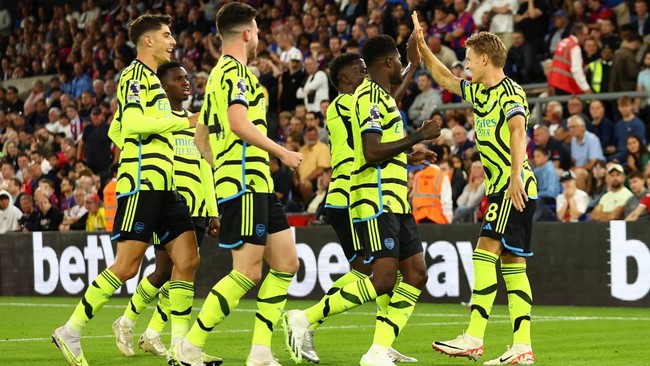 Eksekusi penalti Martin Odegaard membawa Arsenal menang 1-0 atas Crystal Palace pada pekan kedua Liga Inggris Selasa (22/8) dini hari WIB.
