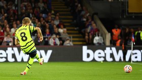 FOTO: 10 Pemain Arsenal Bungkam Crystal Palace